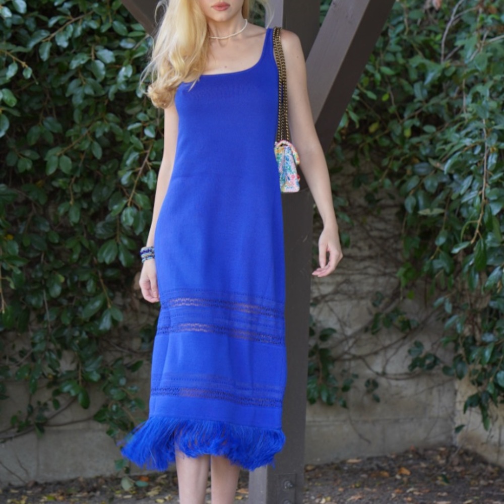 Ming Wang sleeveles blue midi sweater dress with fringed hem